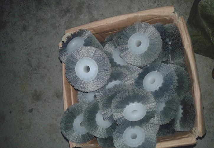 潜山县龙辉制刷厂提供的定做各种磨料刷 磨料丝轮刷